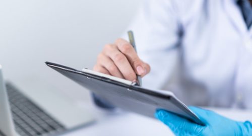 В Кузбассе офтальмолог попался на массовом обмане пациентов с больными глазами