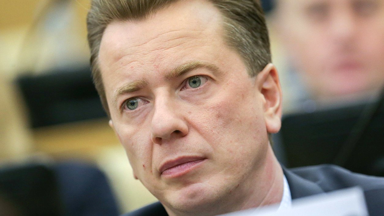 Депутат ГД Бурматов предложил новосибирцам обращаться в прокуратуру по поводу догхантеров