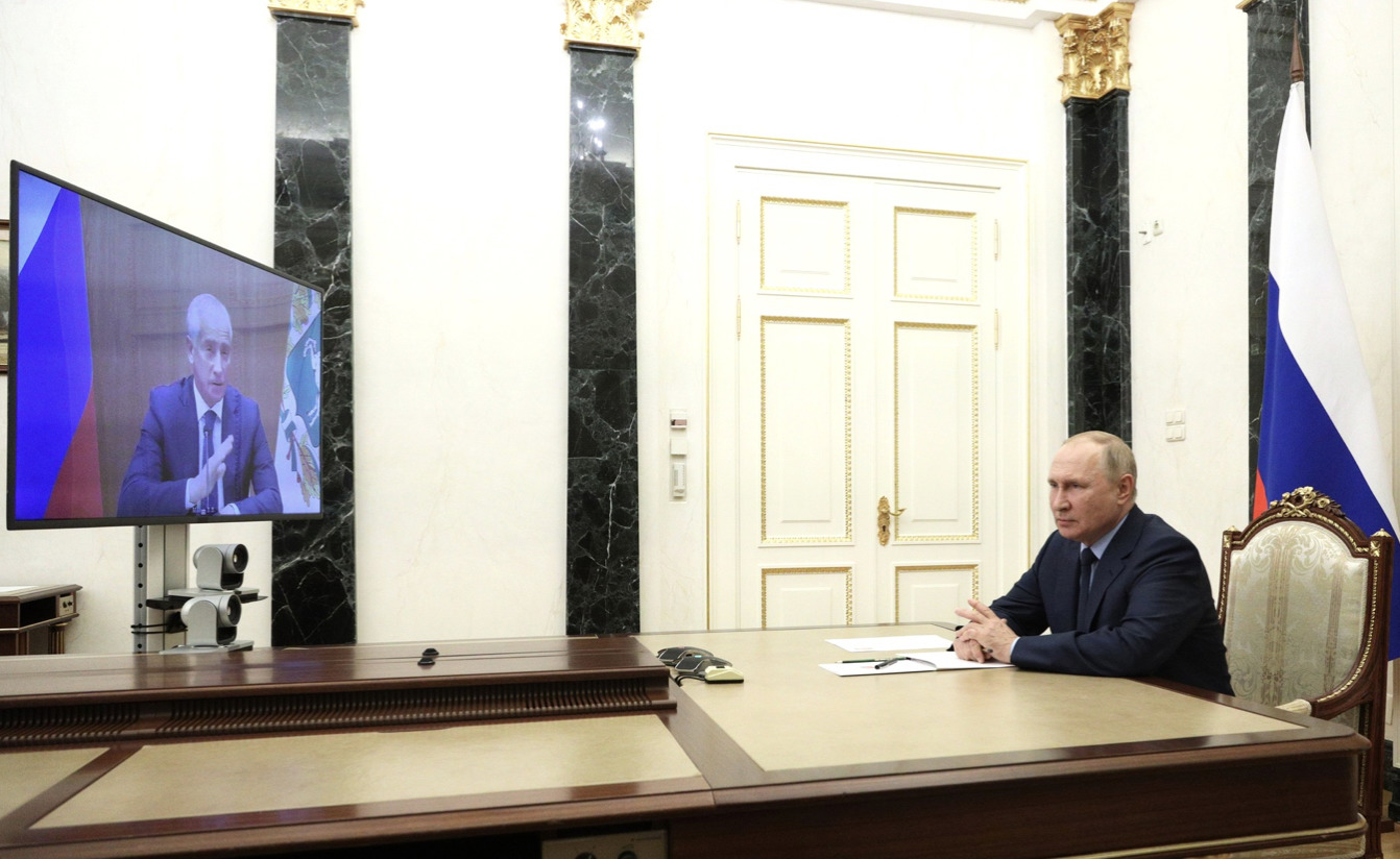 Путин рекомендовал обратить внимание на проблему с ВИЧ в Томской области