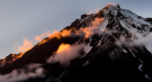 Количество погибших при восхождении на вулкан на Камчатке увеличилось до восьми человек