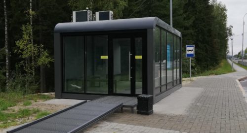 Красноярские власти решили закрывать теплые остановки на ночь из-за бомжей