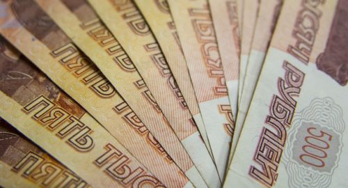 В Красноярске женщина похитила деньги у 84-летнего пенсионера 