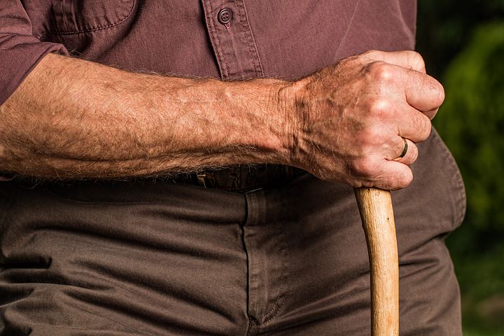 В Томске росгвардейцы помогли 85-летнему пенсионеру, страдающему потерей памяти