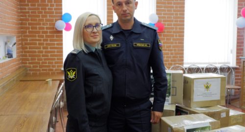 Тонну гуманитарного груза для Донбасса собрали омские приставы