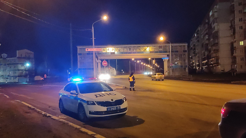 В Красноярске подросток пролетел несколько метров после того, как его сбила машина (видео)