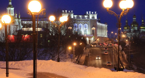 Сильный грохот и дрожь земли испугали жителей Тюмени ночью