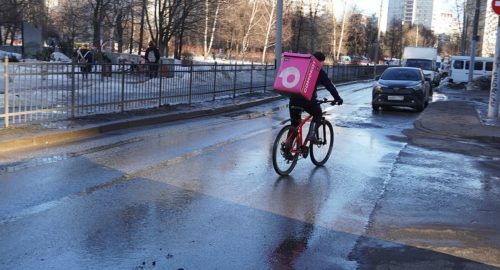 В Томске выпускники вузов идут работать курьерами вместо своей специальности