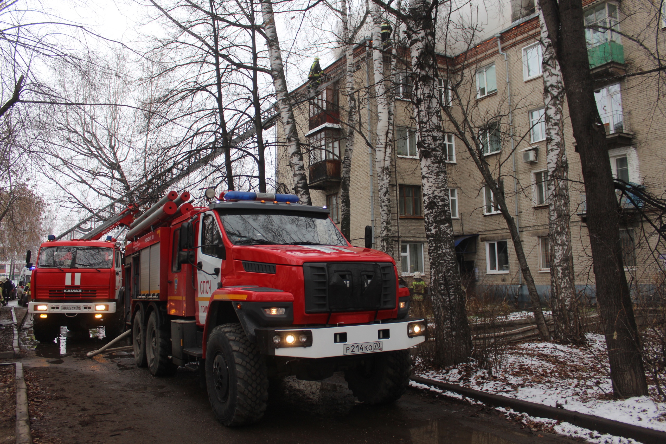 После пожара в многоэтажке Томска завели уголовное дело