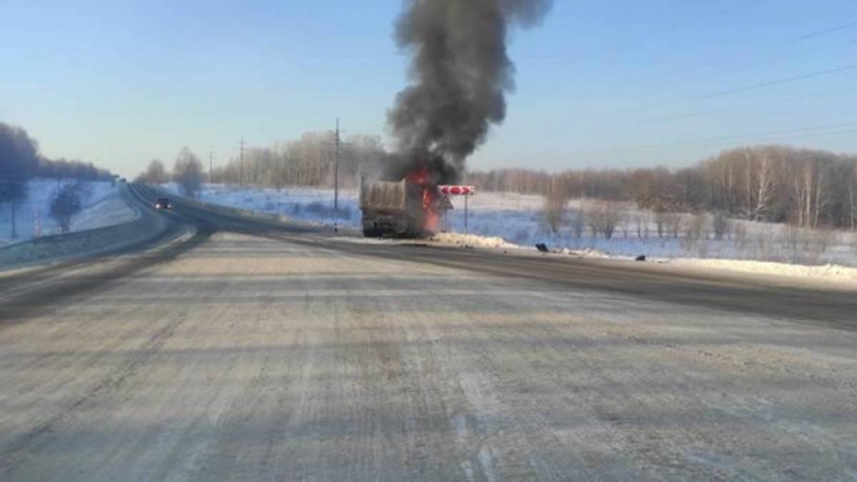Заместитель главврача роддома, завотделением реанимации и еще два человека погибли в аварии под Томском