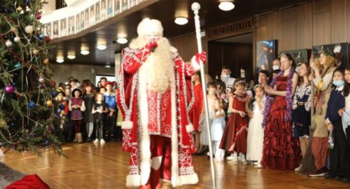 На Губернаторской елке побывали 800 детей со всей Иркутской области