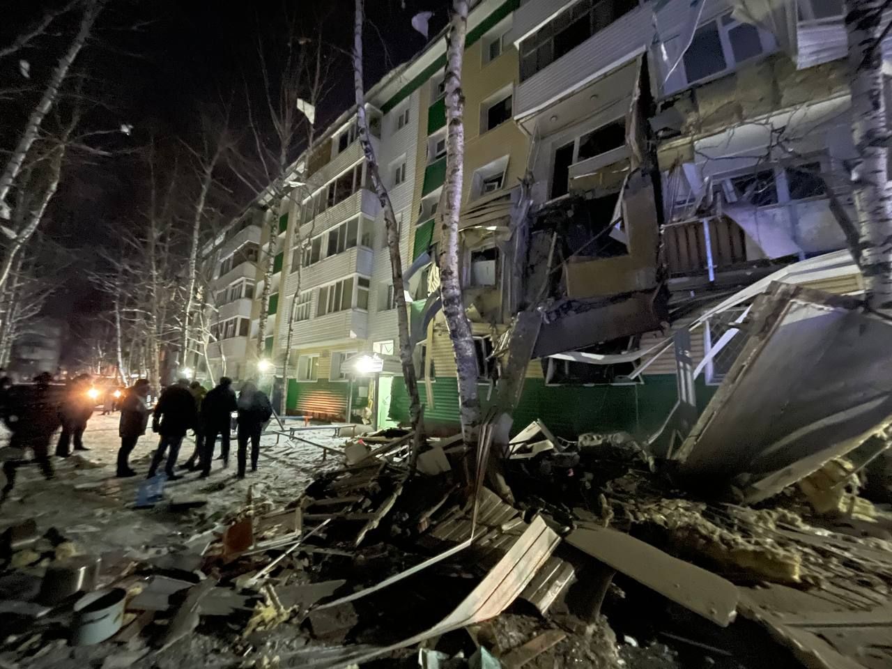 Состояние троих пострадавших при обрушении дома в Нижневартовске оценили как тяжёлое