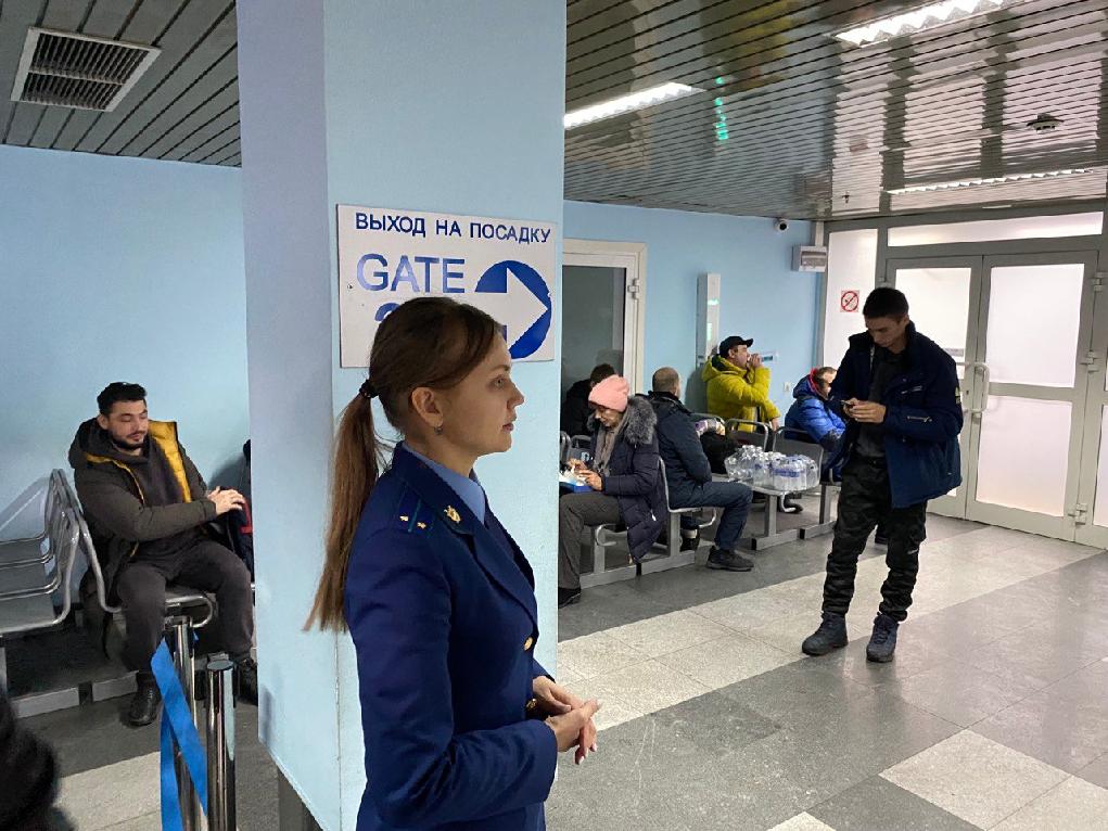 Самолёт вернулся в аэропорт Иркутска после срабатывания датчика неисправности