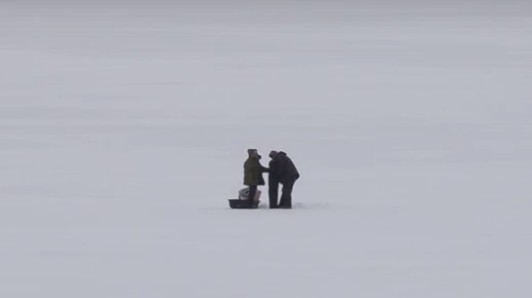 На популярном озере в Красноярском крае запретили рыбалку (видео)