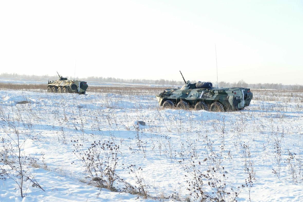Колонну из пяти БТР заметили на Бердском шоссе
