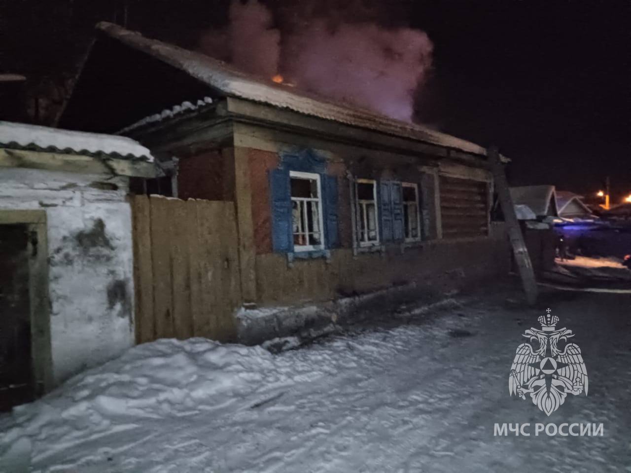 Трое детей погибли при пожаре в частном доме под Иркутском