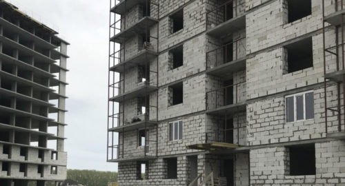 Минстрой назвал лидеров Сибири по количеству долгостроев