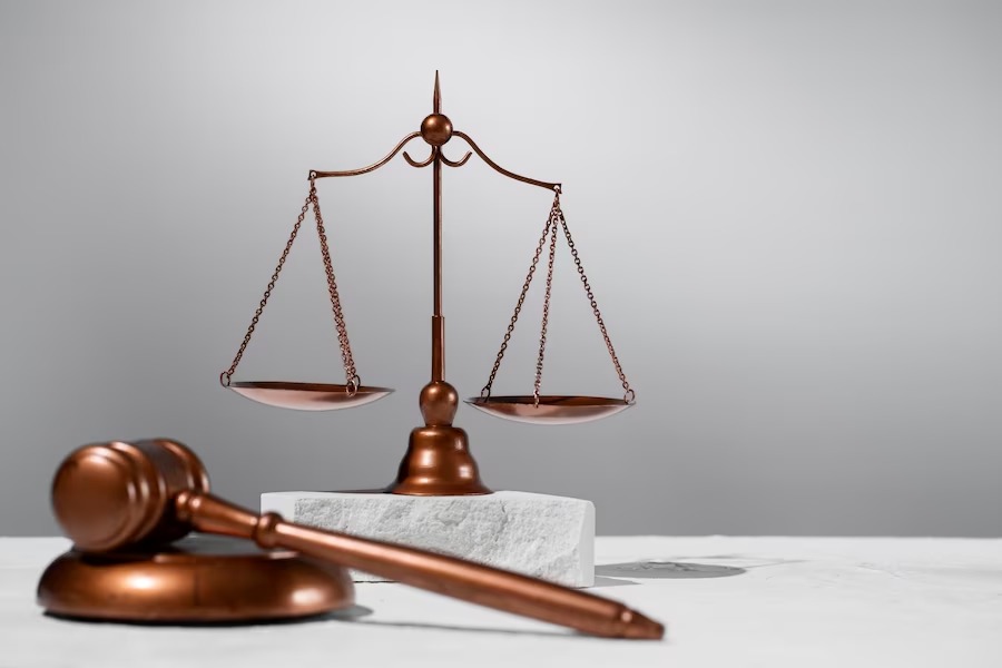 Суд Омска приговорил к девяти годам колонии мужчину, убившего жену