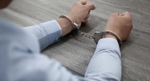 В Новосибирске полиция задержала мигранта за переписку с 13-летней девочкой