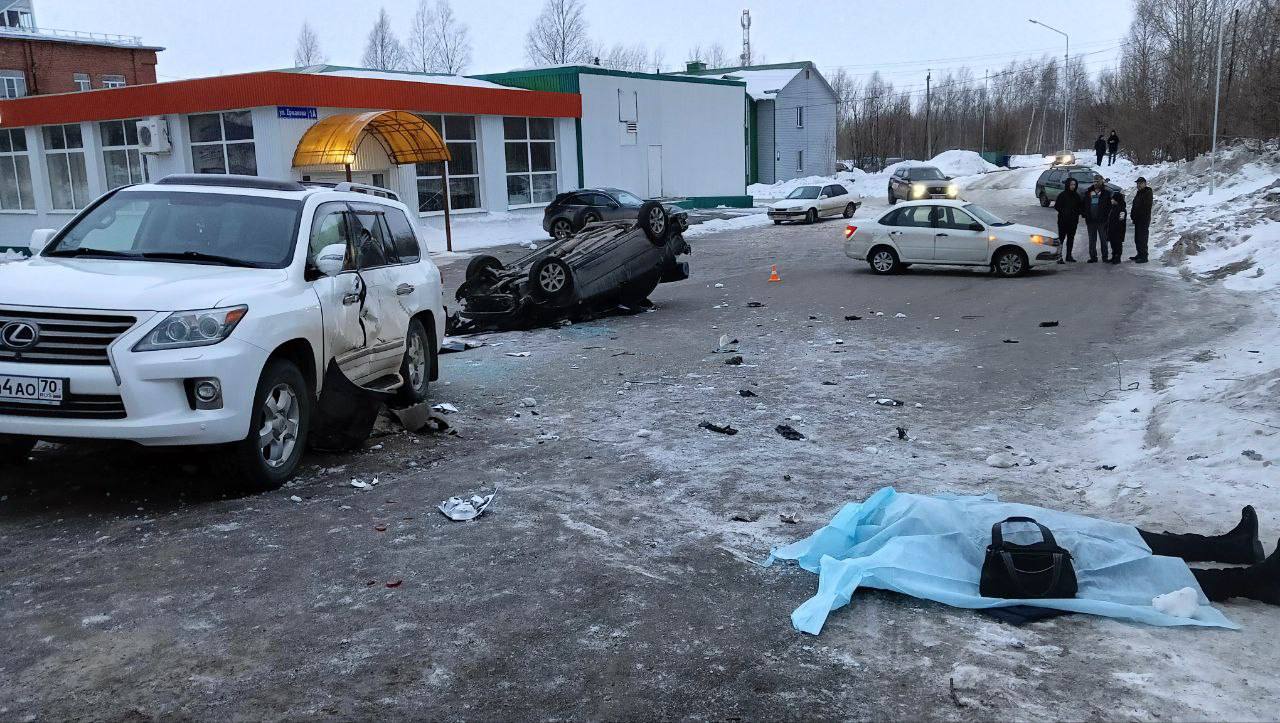 Пьяный водитель «Тойоты» насмерть сбил 69-летнюю женщину в томском Стрежевом (видео)