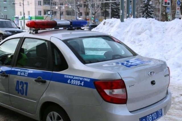 В Томске задержали мать и дочь за торговлю наркотиками