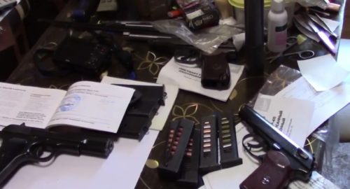 Житель Омска самодельно изготовил три пистолета