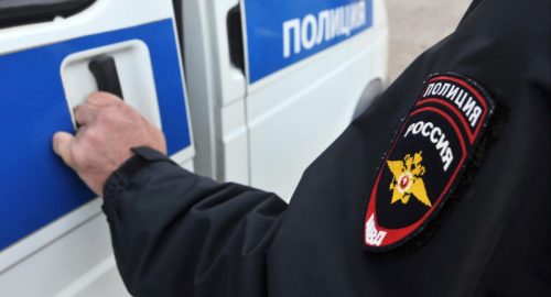 Парня и девушку избили в общежитии на улице Вокзальной под Новосибирском