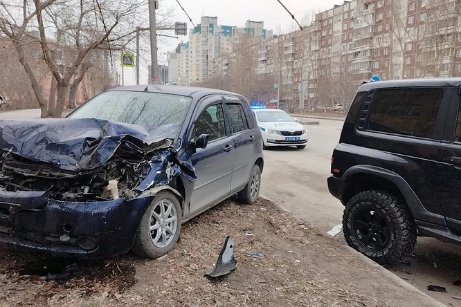 Автомобиль Mazda Demio сбил на пешеходном переходе 10-летнего мальчика в Новосибирске