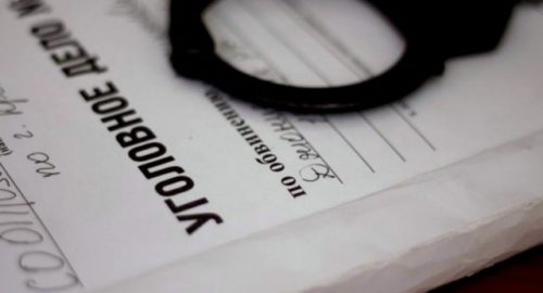Житель Тюменской области искромсал ножом собутыльника во время застолья