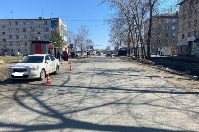 В Новосибирске 19-летний водитель на автомобиле Skoda сбил 8-летнего ребенка