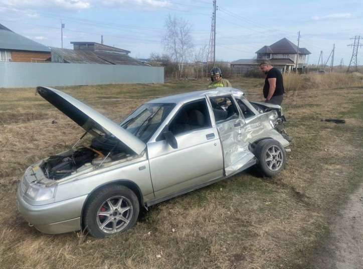 В Ишиме подросток угнал родительскую «Ладу» и врезался в тягач