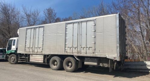 Мужчина в Новосибирске скрывал авторефрижератор от судебных приставов