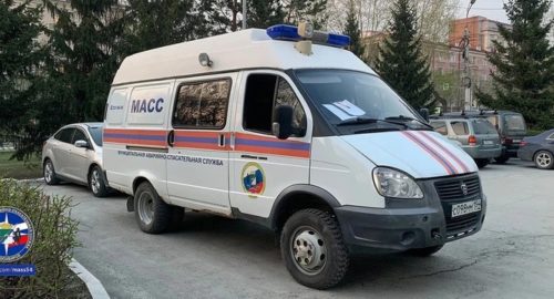 В Новосибирске 18-летняя девушка грозилась покончить с собой в квартире