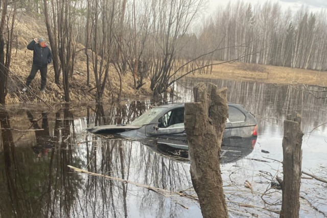 В Томске 23-летний пьяный водитель утопил BMW в реке