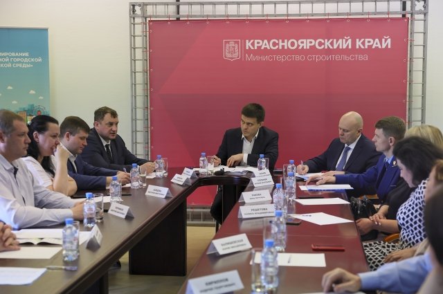 В Красноярске жители пожаловались главе региона Михаилу Котюкову на нехватку медработников