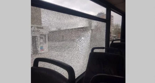 Неизвестный мужчина в Ачинске выстрелил в окно маршрутки