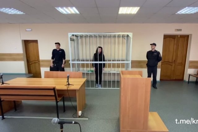 В Канске 18-летняя девушка нанесла 76 ножевых ударов женщине за кражу телефона