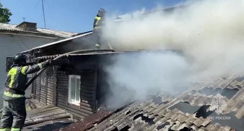 МЧС: Майнинговое оборудование стало причиной пожара в гостевом доме в центре Иркутска
