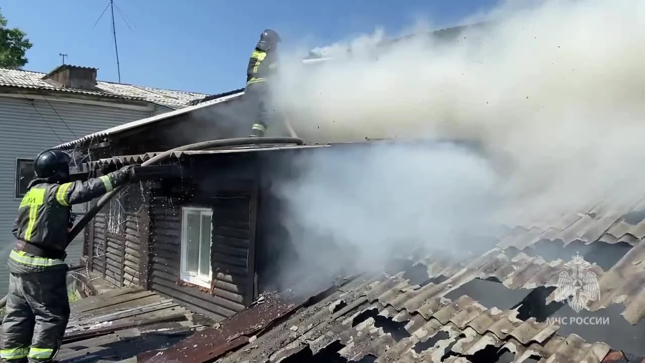 МЧС: Майнинговое оборудование стало причиной пожара в гостевом доме в центре Иркутска