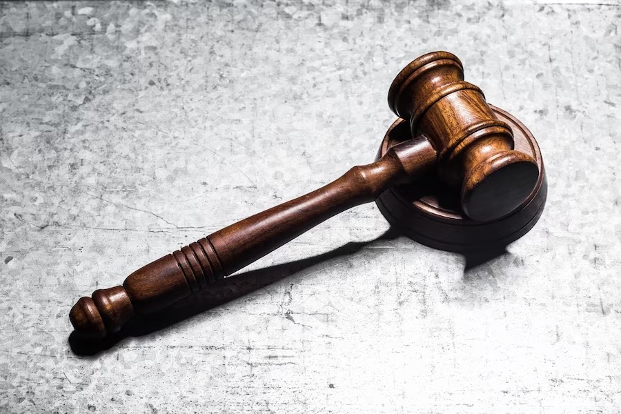 За убийство завуча в Новосибирске юношу приговорили к 9,5 годам лишения свободы