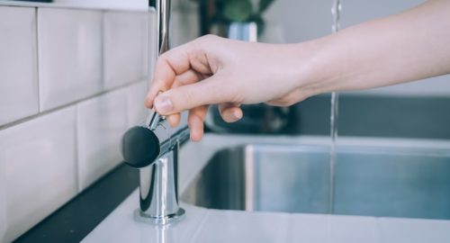 В Ленинском районе Иркутска с 29 июня отключат холодную воду
