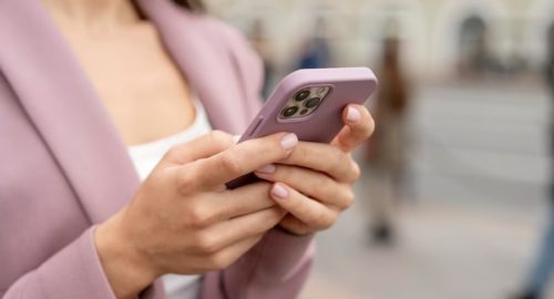 Омичка получила штраф в размере 80 тысяч рублей за оскорбление женщины в соцсетях