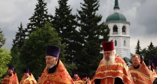 Более 3 тысяч человек приняли участие в молебне о победе в Иркутске