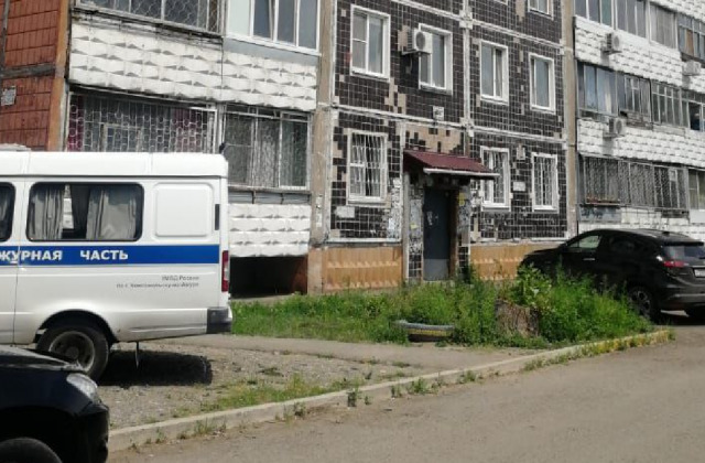 В Хабаровском крае обнаружили тело 10-летнего мальчика под окнами многоэтажки