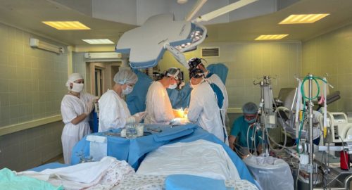 В Иркутске в кардиохирургическом отделении № 2 врачи устранили врожденный порок сердца новорожденному
