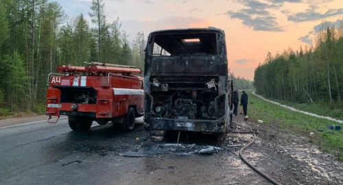Легковушка столкнулась с автобусом с пассажирами под Омском