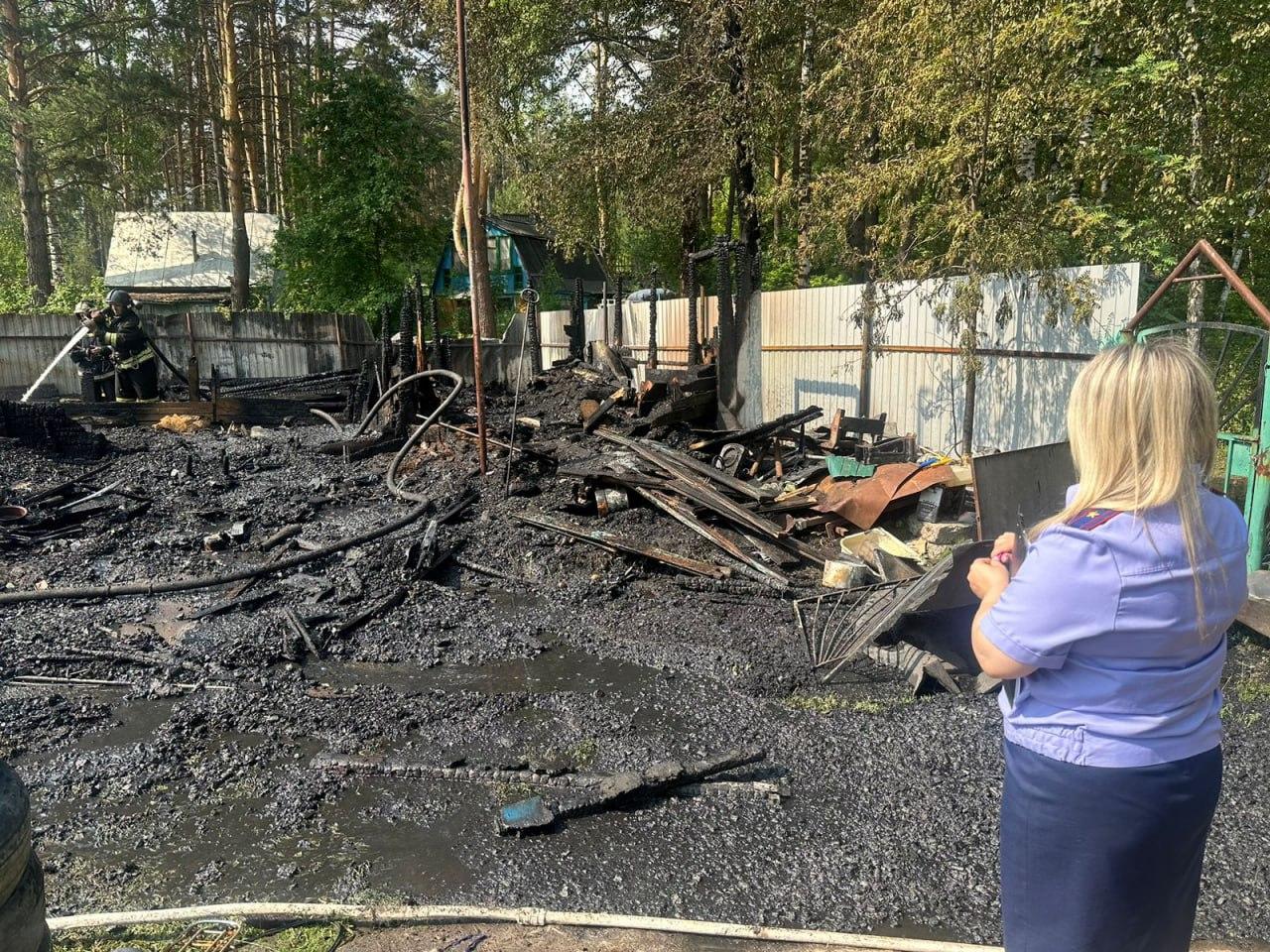 Причиной пожара в Новосибирске, в котором погиб 12-летний мальчик, стала неисправность проводки в доме