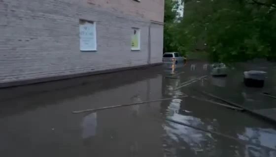 После сильного ливня в Усолье-Сибирском затопило жилой дом