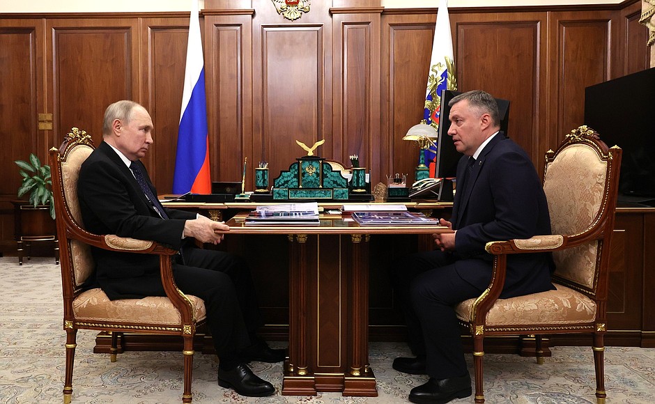 «Почему рынок труда у вас сейчас в таком состоянии?» Путин встретился с Кобзевым в Кремле