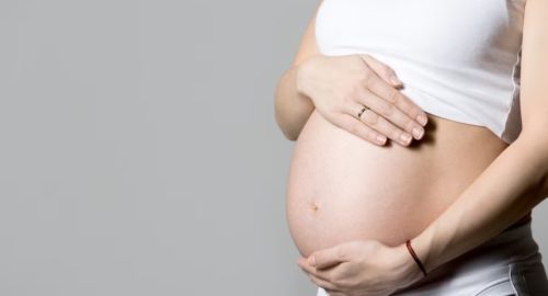 В Новосибирске 11-летняя школьница стала самой юной мамой