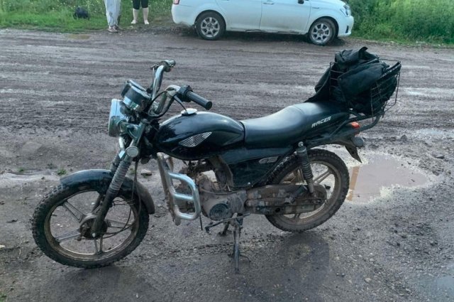 В Осинском районе Иркутска подросток на мотоцикле наехал на 16-летнюю девушку